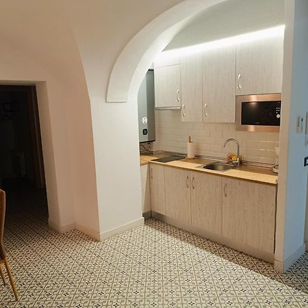 Al-Qazeres Suites Caces Buitenkant foto