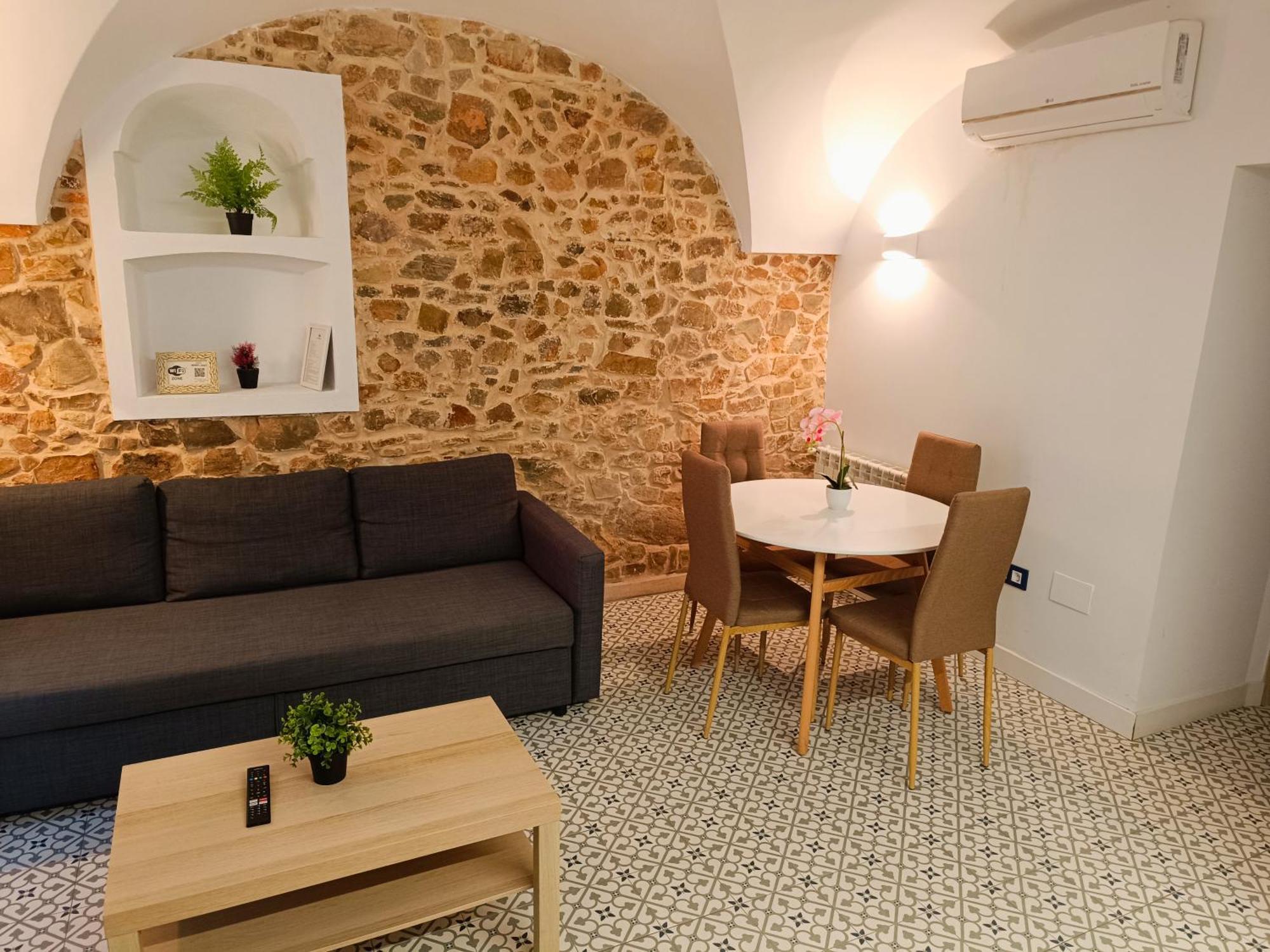 Al-Qazeres Suites Caces Buitenkant foto