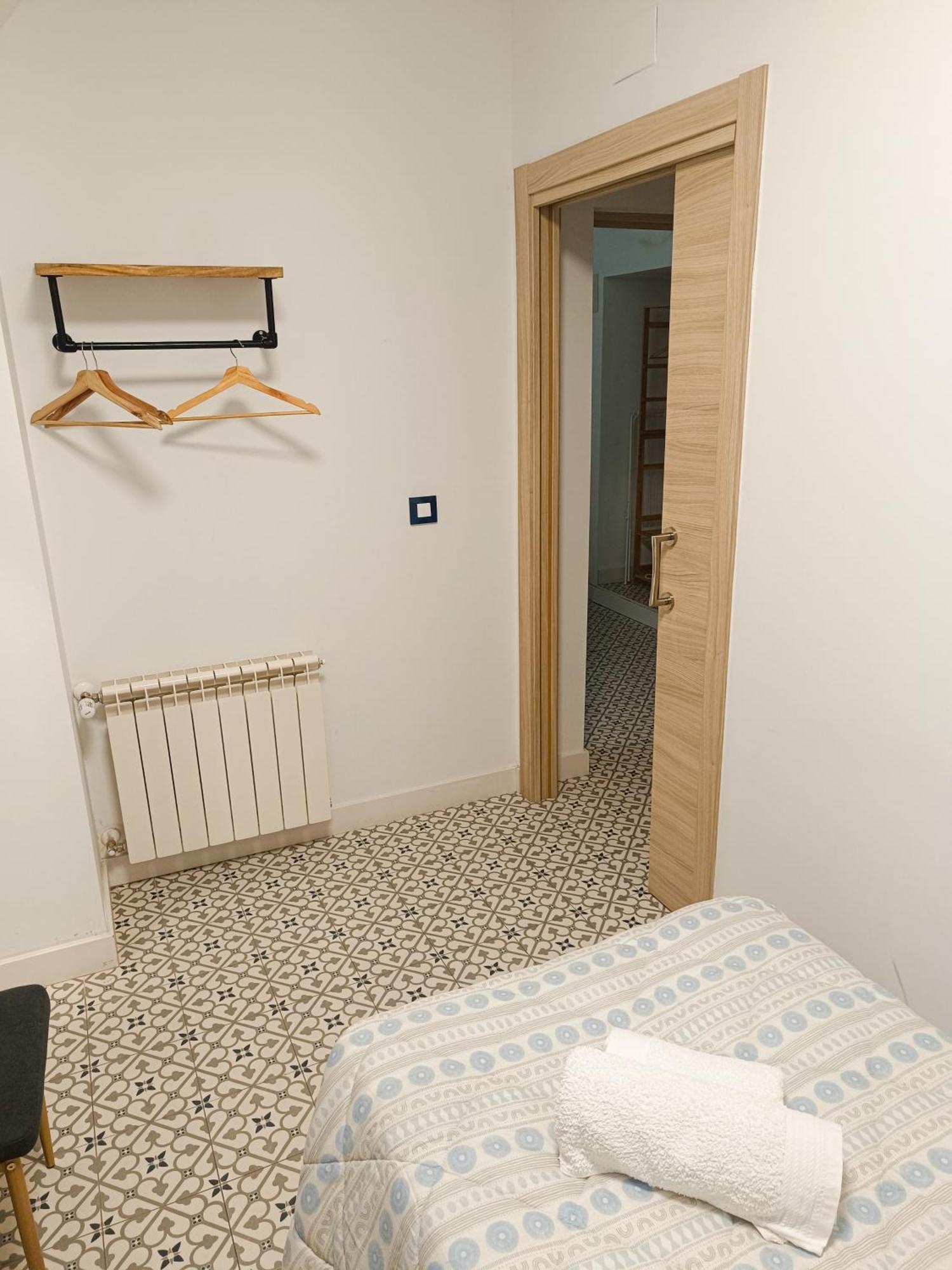 Al-Qazeres Suites Caces Buitenkant foto