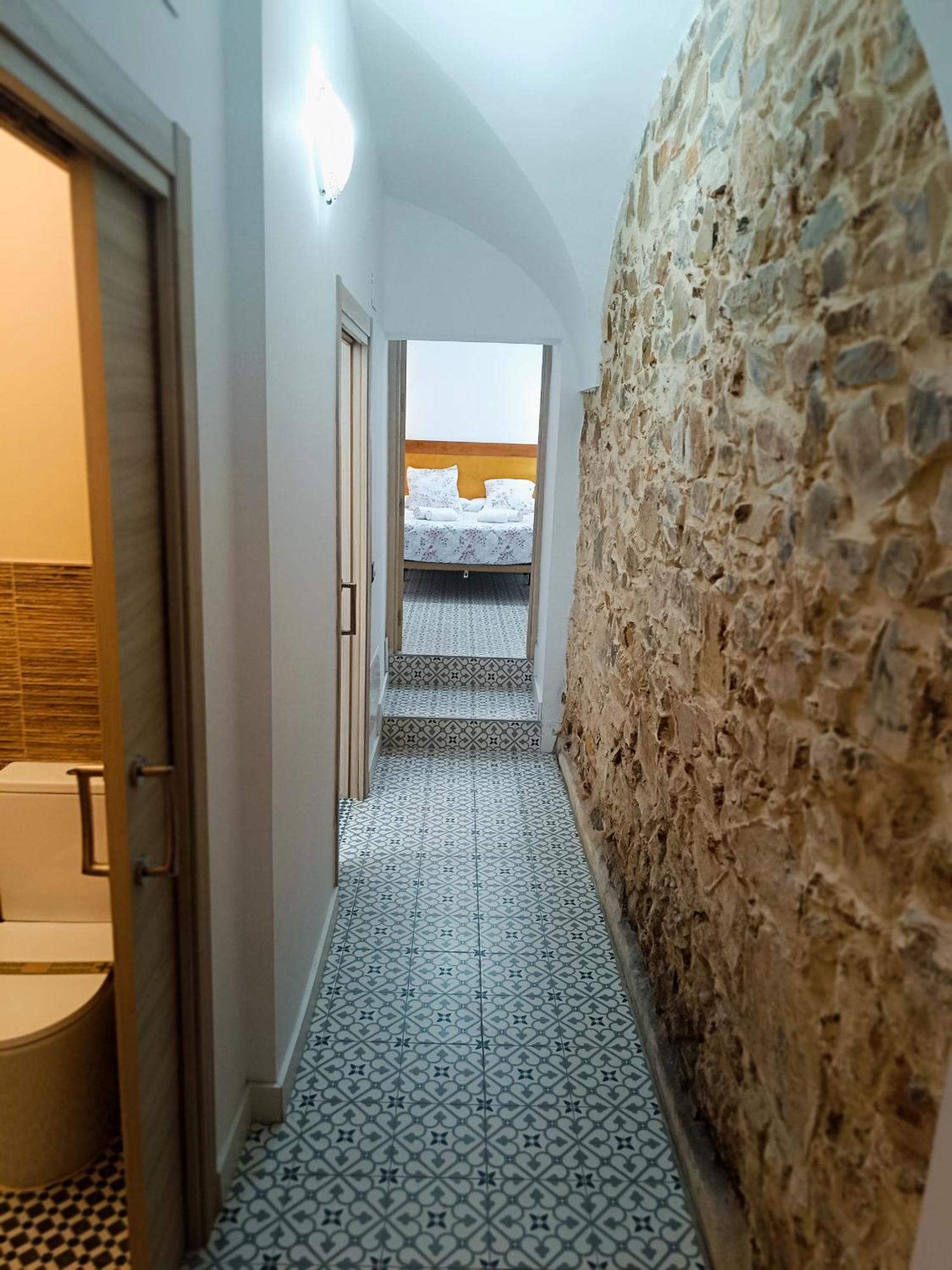 Al-Qazeres Suites Caces Buitenkant foto