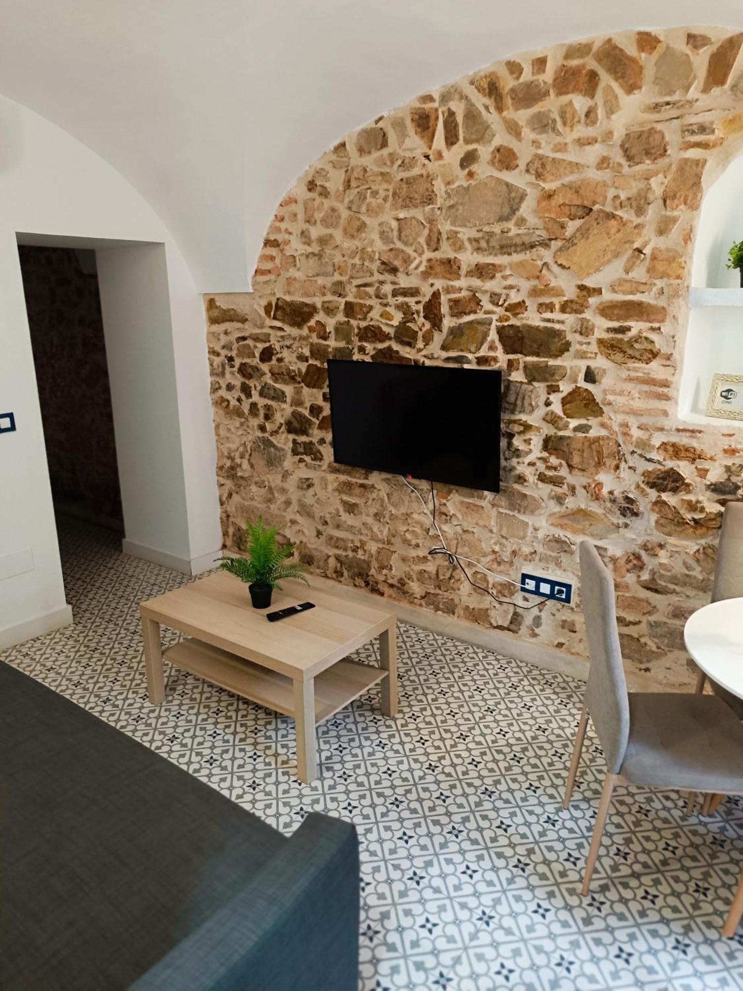 Al-Qazeres Suites Caces Buitenkant foto