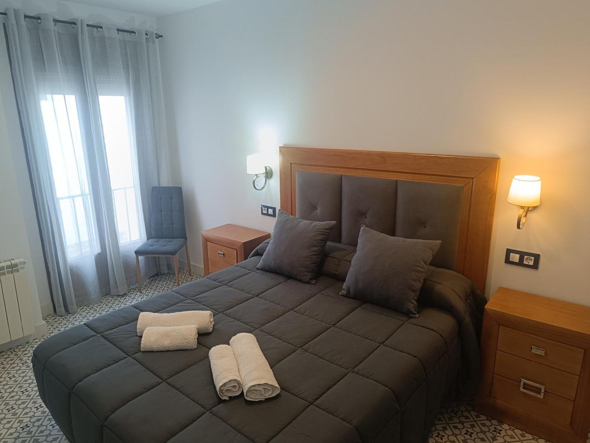 Al-Qazeres Suites Caces Buitenkant foto