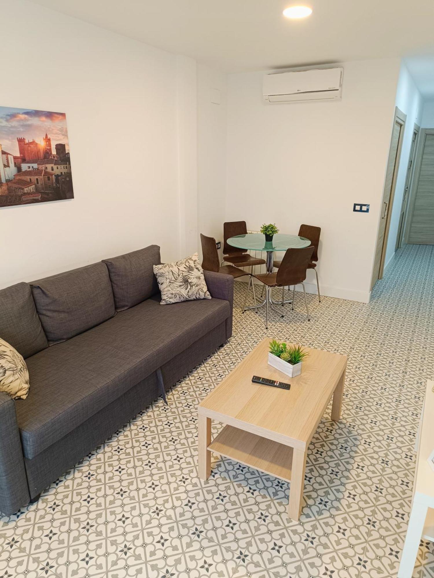 Al-Qazeres Suites Caces Buitenkant foto