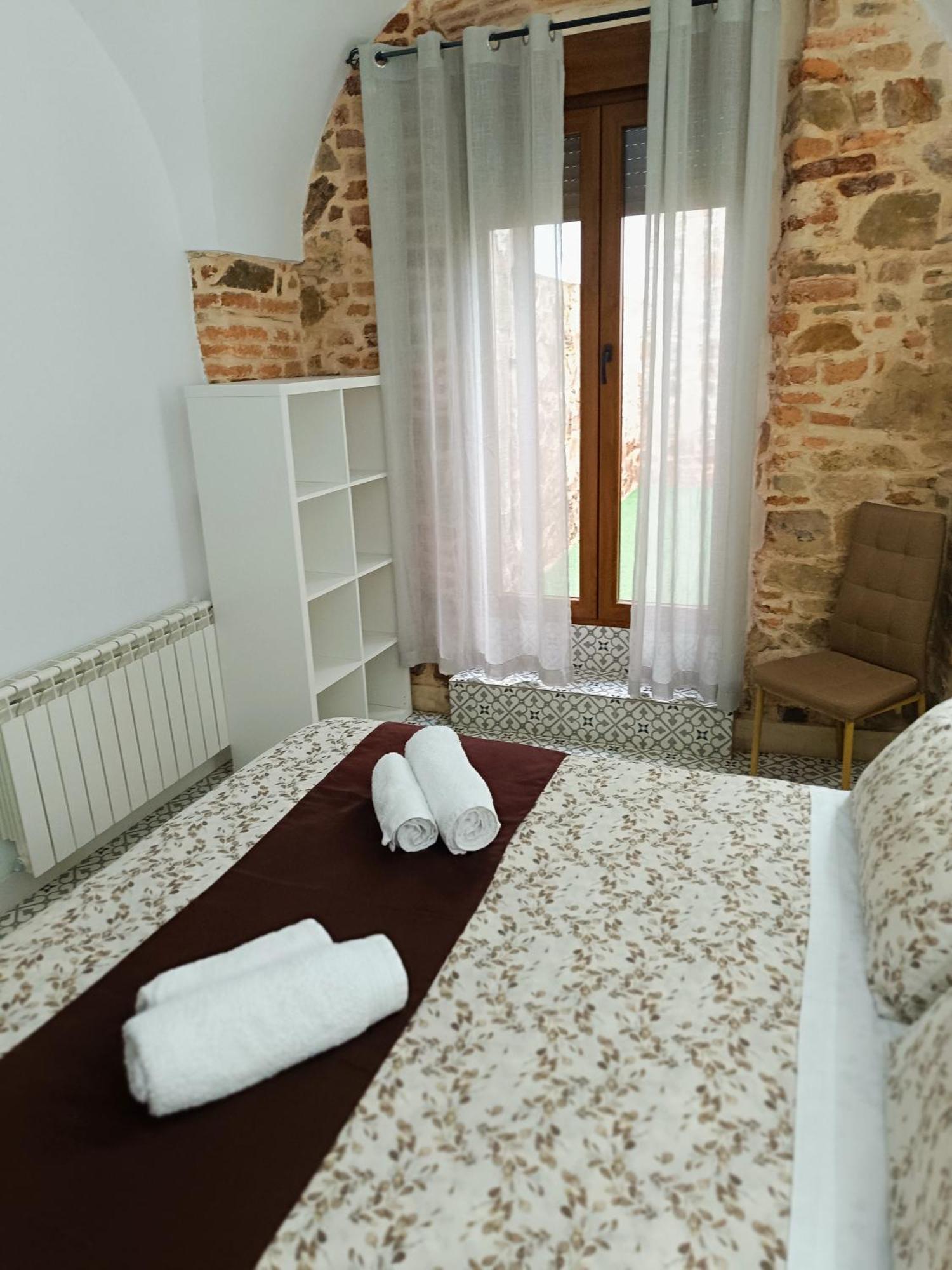 Al-Qazeres Suites Caces Buitenkant foto