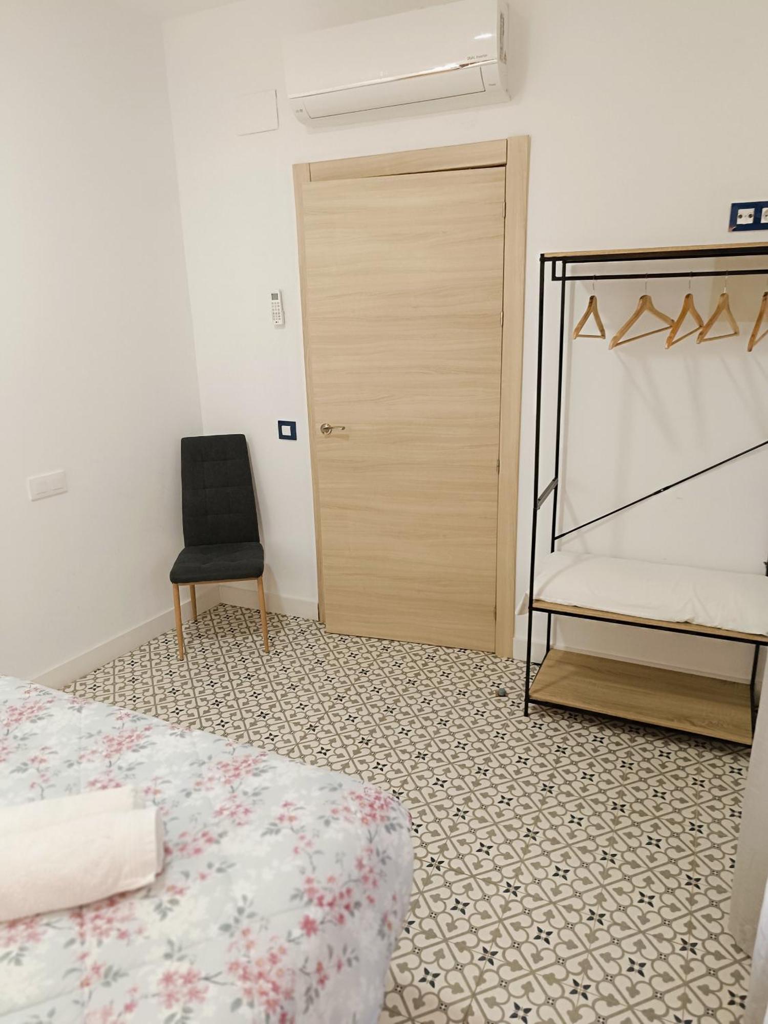Al-Qazeres Suites Caces Buitenkant foto